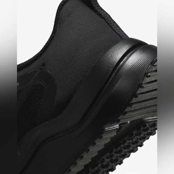 Nike Downshifter 12
Men's Road Running Shoes (Extra Wide) - Picture 6 of 9